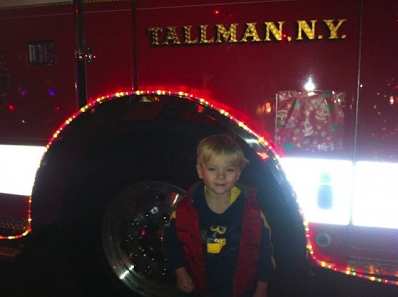 Wallington Christmas Parade Dec 2011 photo 4