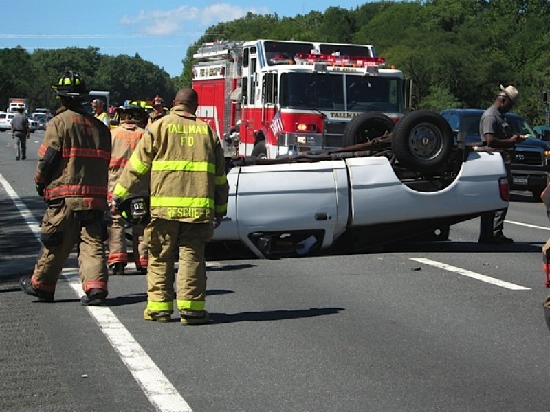 Vehicle Rollover Nys Thruway 2010 photo 4