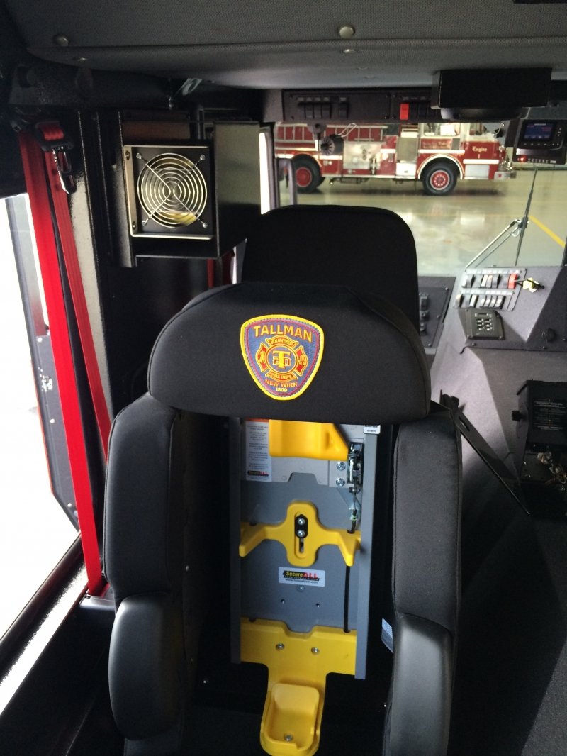 Seagrave Pumper 2014 photo 2