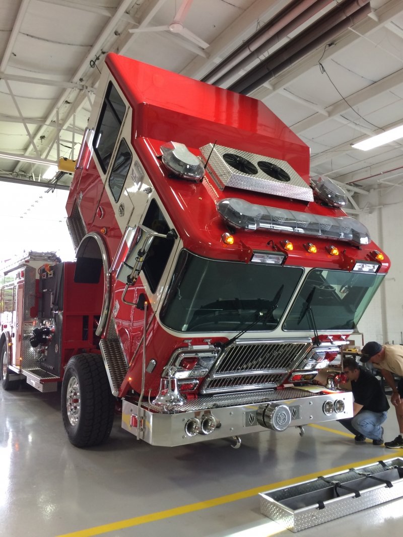 Seagrave Pumper 2014 photo 9