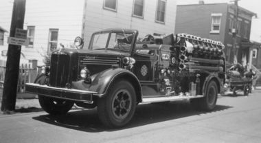 1946 Mack Pumper